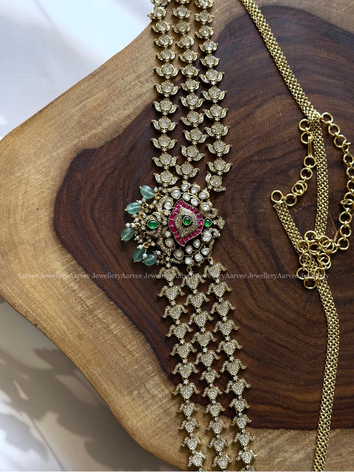 VICTORIAN WASIT CHAIN WITH PASTEL BEADS