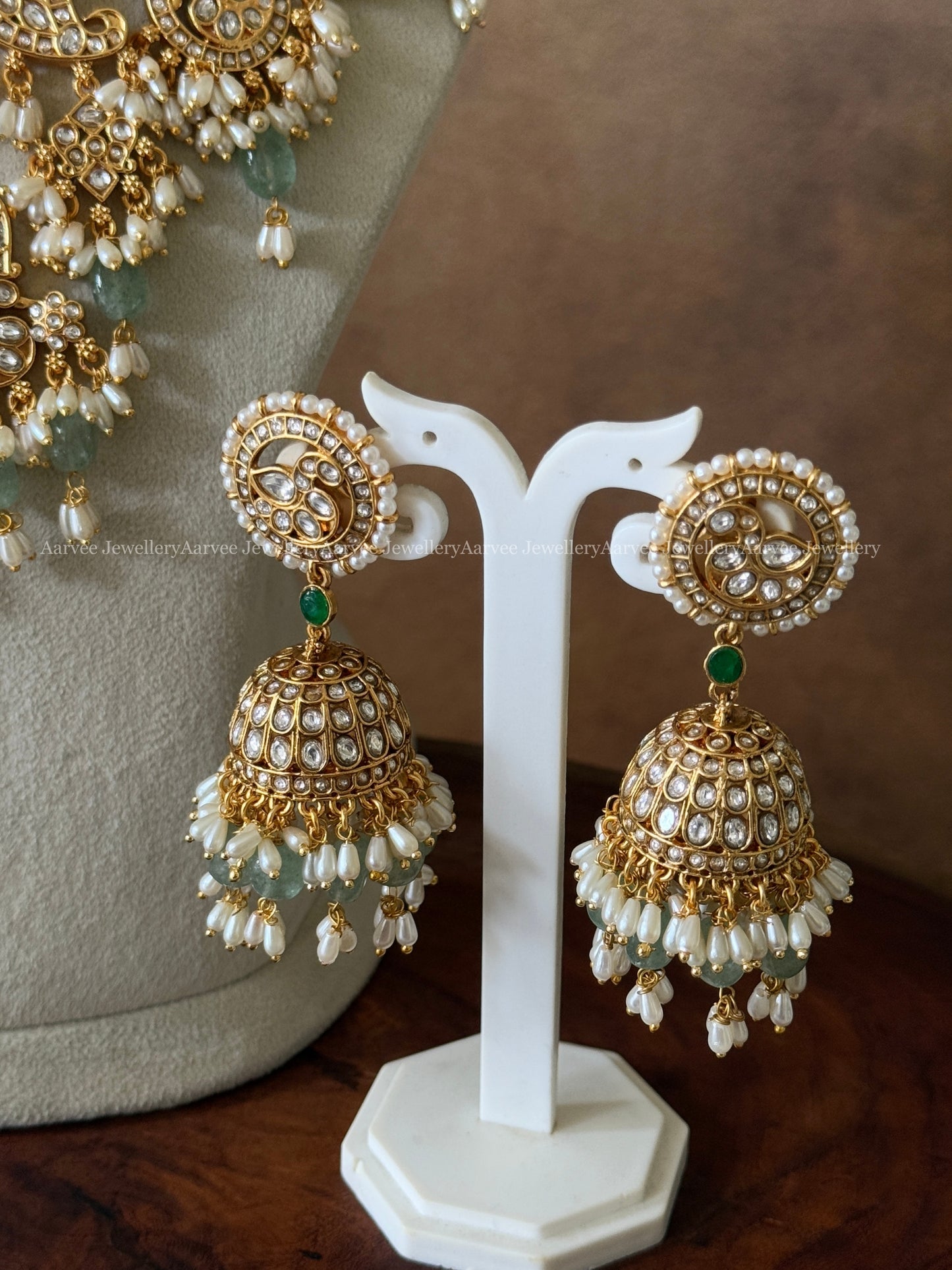 NITA GUTTA PUSALU NECKLACE SET WITH WHITE STONE & PASTEL BEADS