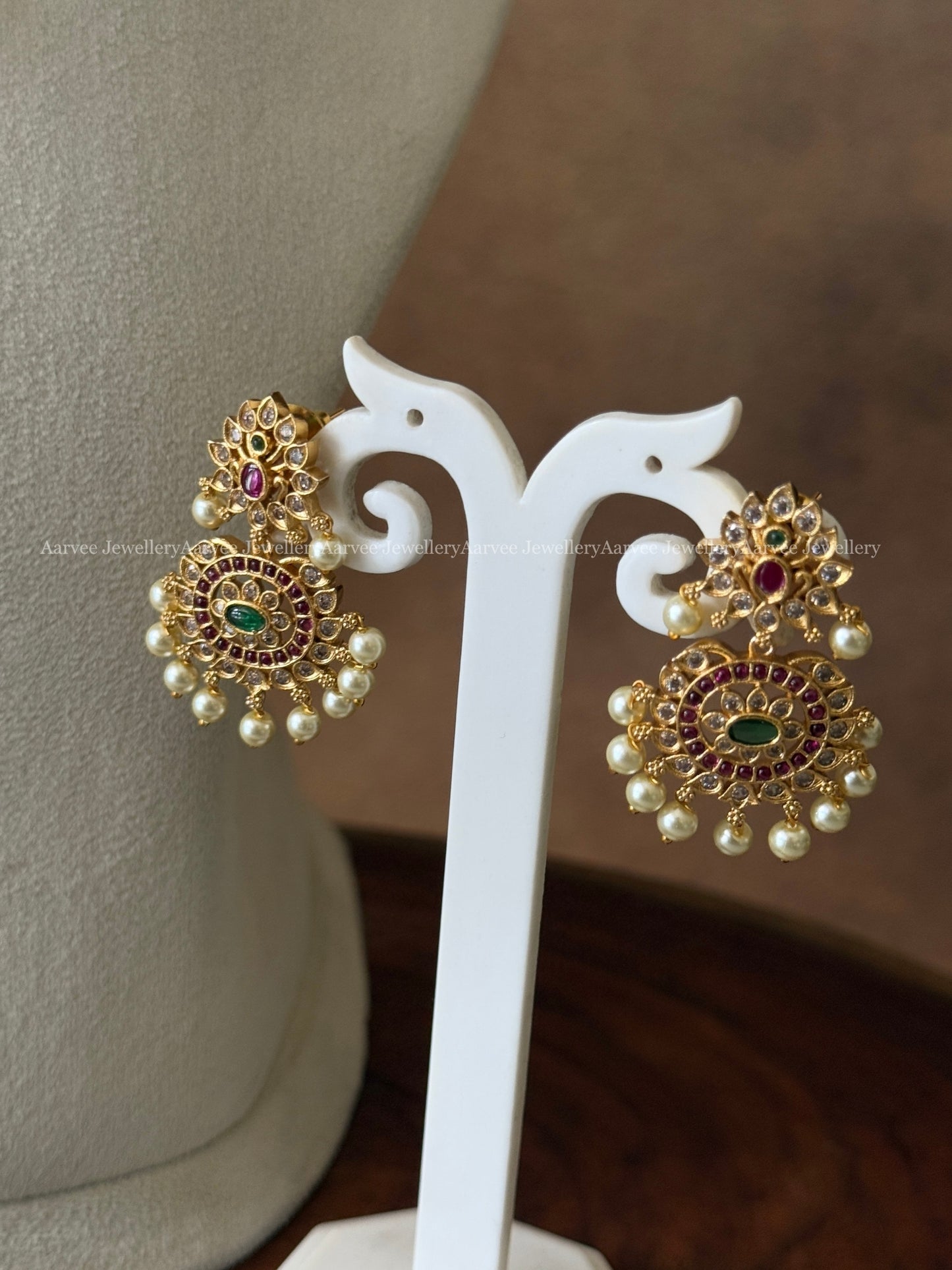 GOLD TONE MULLAMOTTU NECKLACE SET WITH CZ FLORAL PENDANT