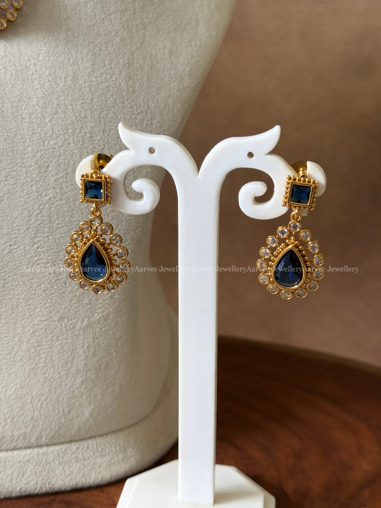 CZ NAVY BLUE STONE VICTORIAN TEAR DROP NECKLACE SET