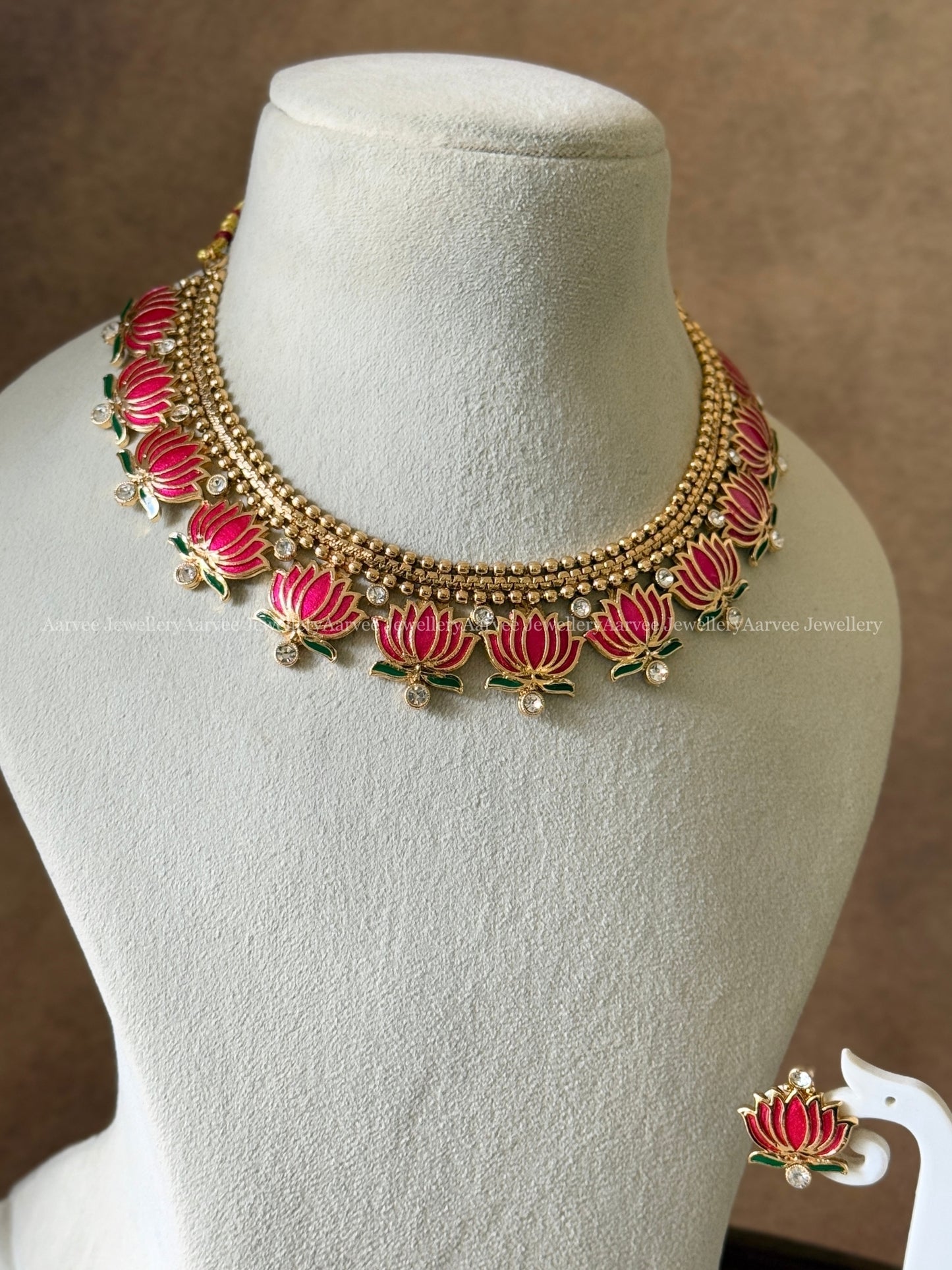 PREMIUM GOLD CHAIN LOTUS NECKLACE SET IN PINK COLOR