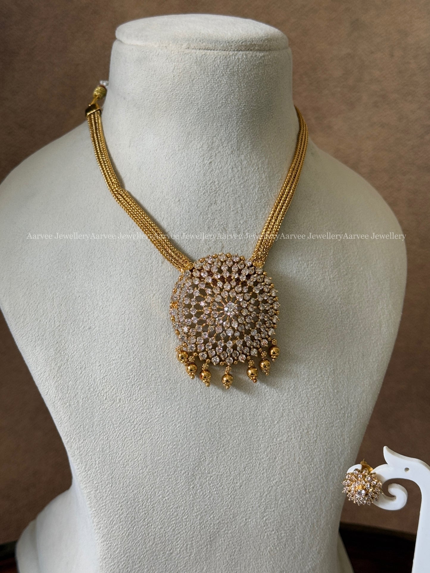 GOLD MESH CHAIN SET WITH CZ WHITE STONE PENDANT
