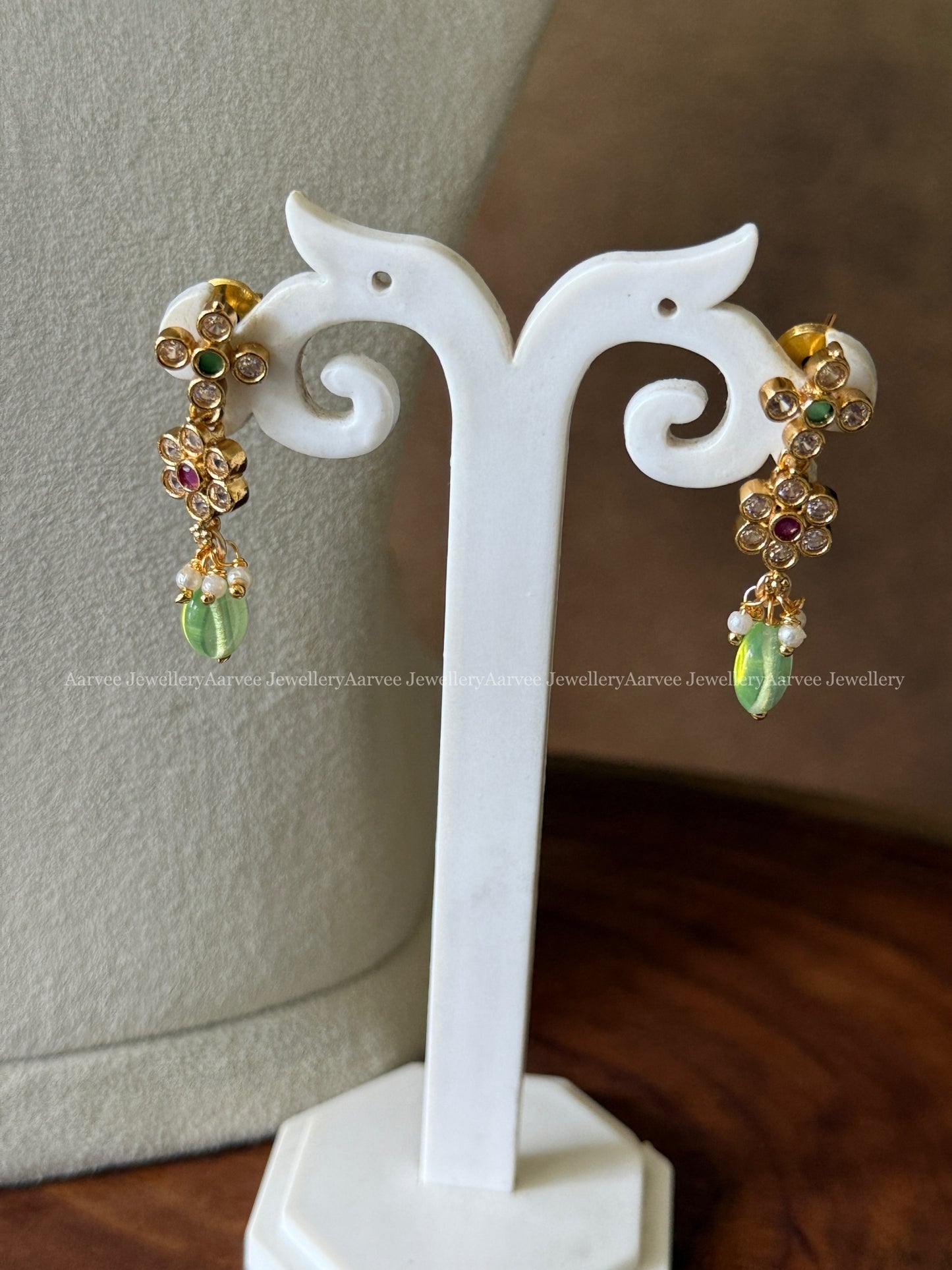 GOLD CHAIN CZ STONES NECKLACE SET WITH PASTEL GREEN BEADS