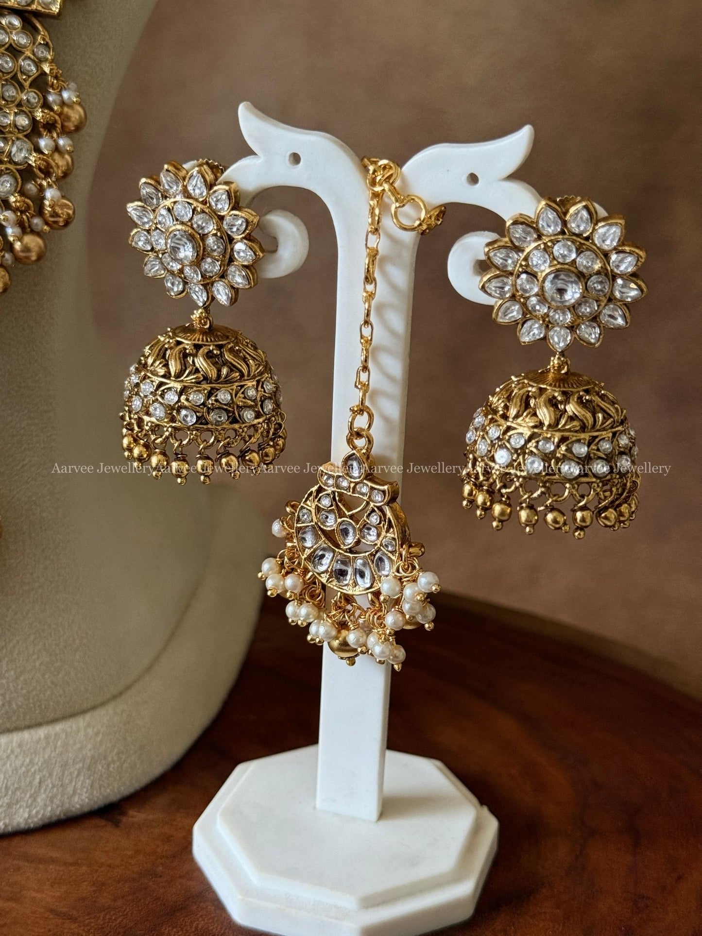 COMBO - WHITE KUNDAN STONE SINGLE PENDANT CHOKER | WHITE KUNDAN STONE LOTUS MOTIF HARAM SET WITH PEACOCK LAKSHMI PENDANT AND  MIX OF PEARLS & GOLD BEADS
