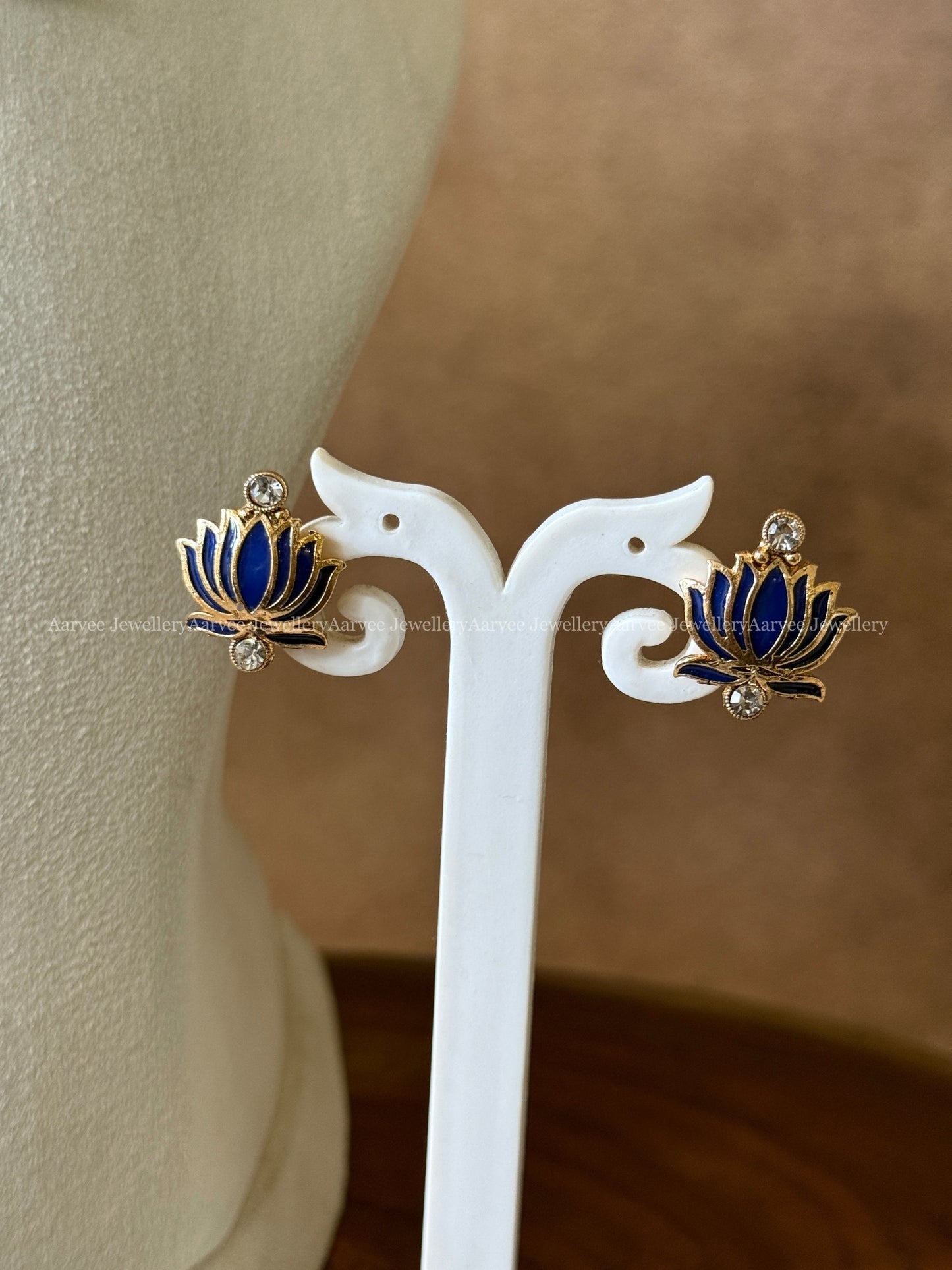 GOLD CHAIN BLUE LOTUS NECKLACE SET - PREMIUM