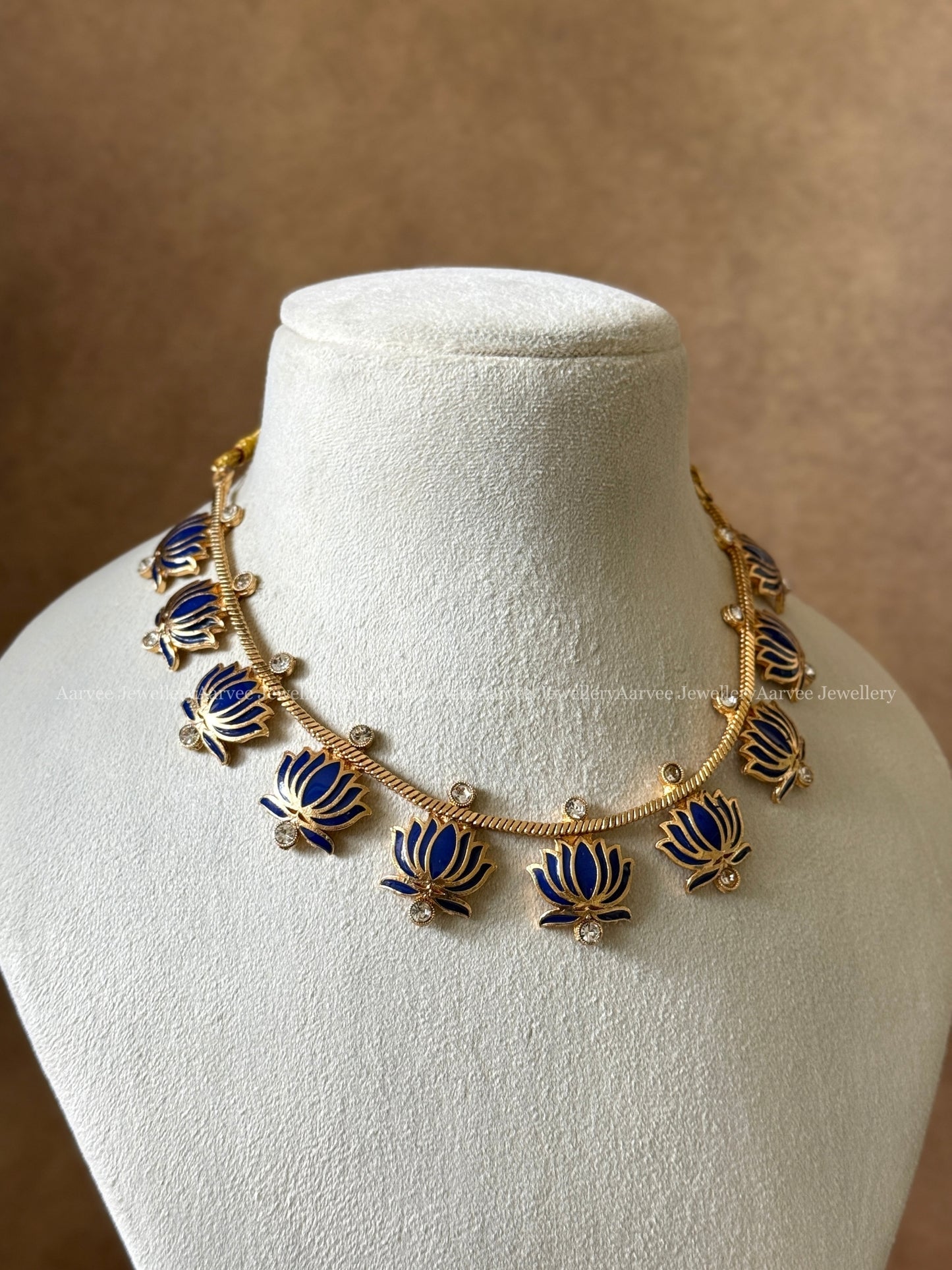 GOLD CHAIN BLUE LOTUS NECKLACE SET - PREMIUM