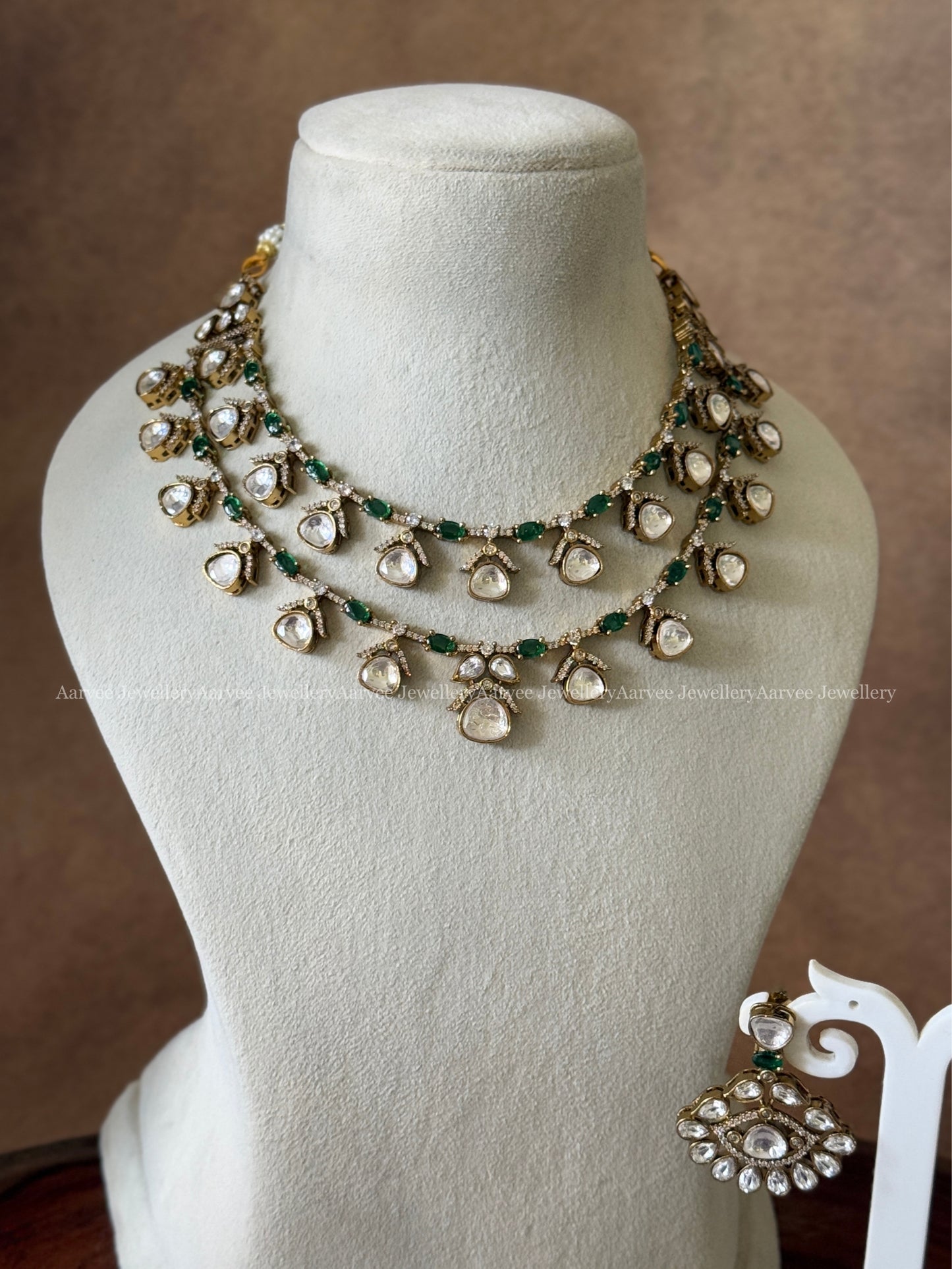 VICTORIAN TWO LAYER WHITE & GREEN STONE NECKLACE SET