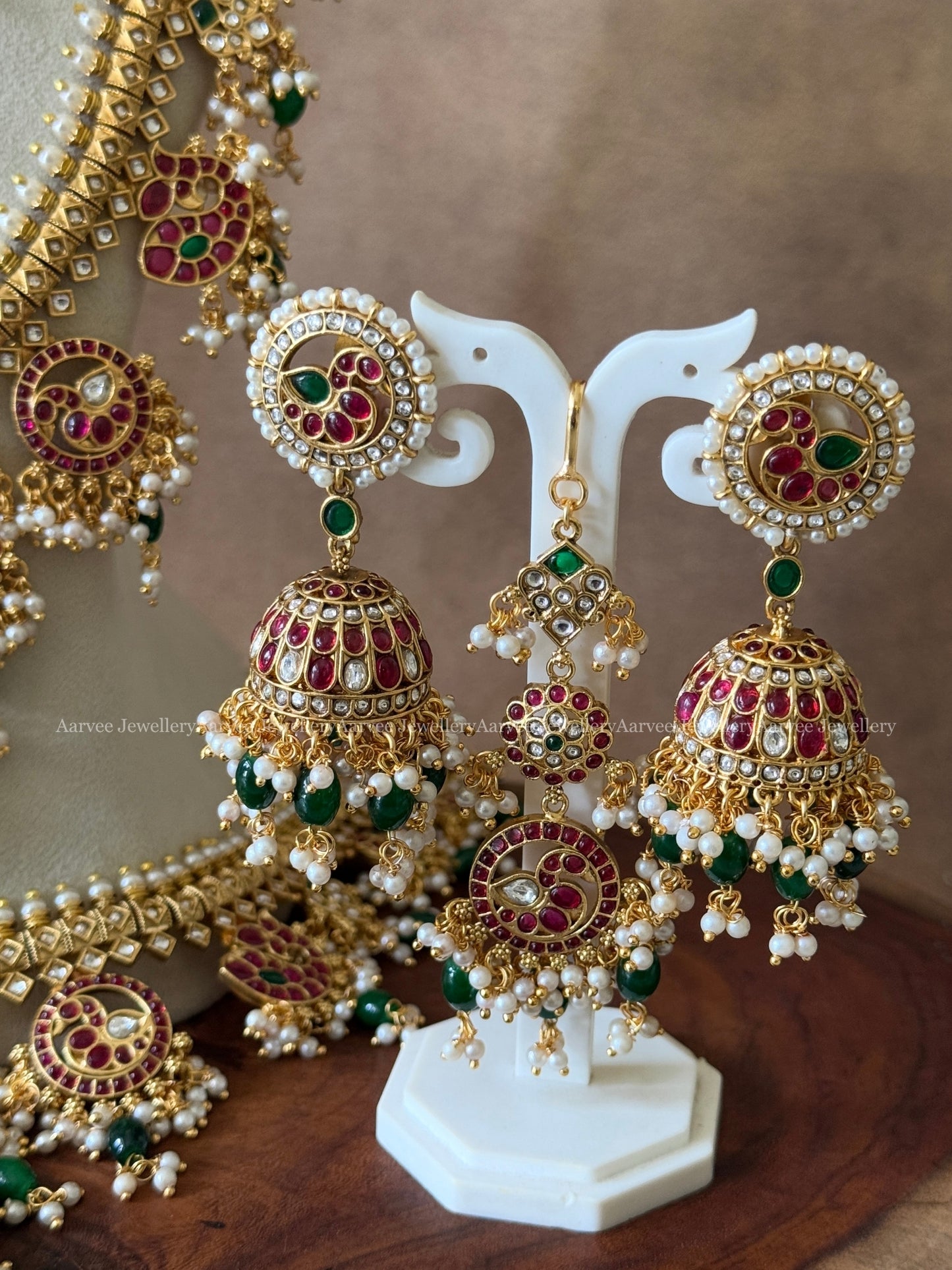 NITA GUTTAPUSALU BRIDAL JEWELLERY SET WITH GREEN BEADS