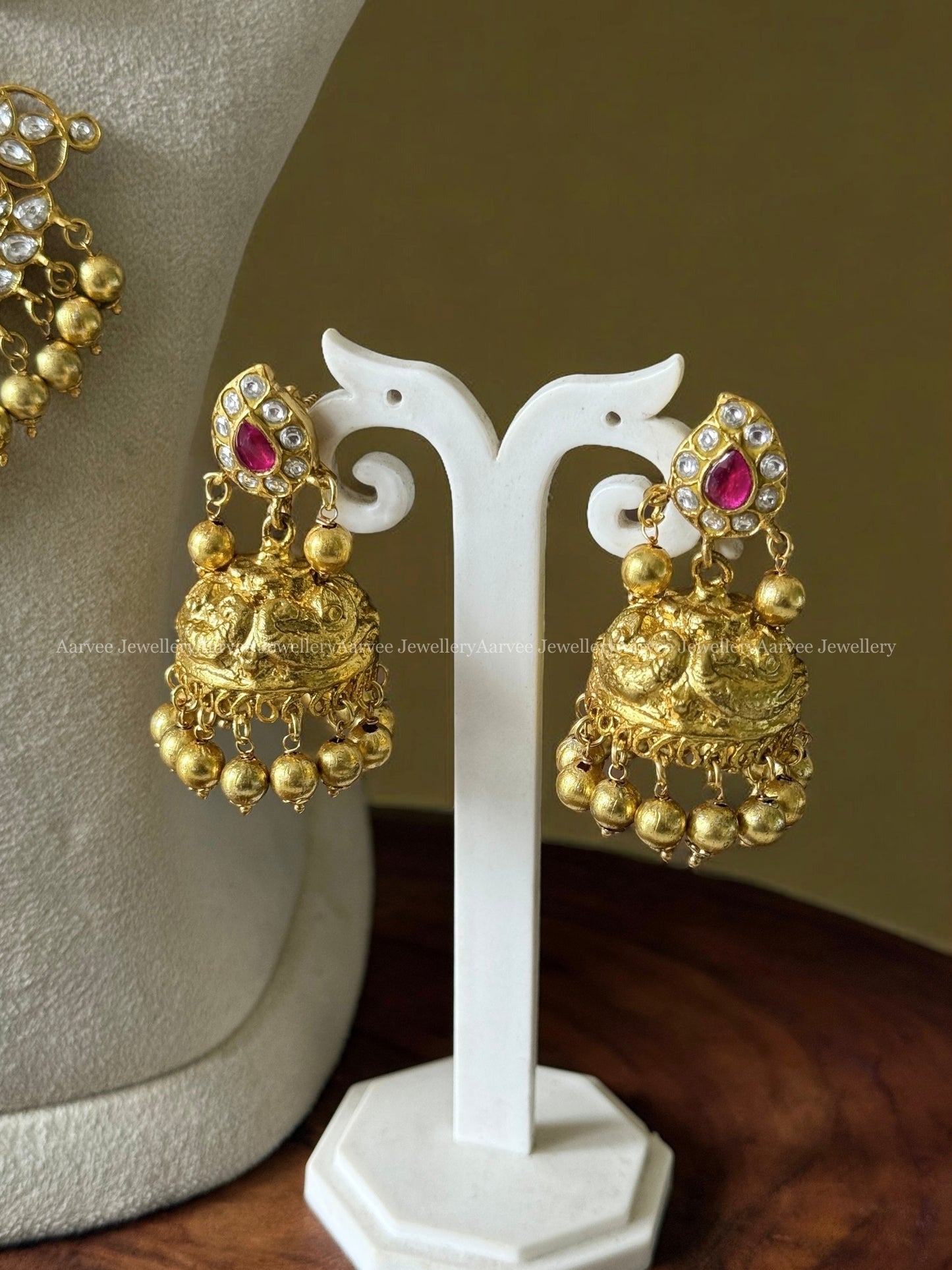 JADAU KUNDAN PINK & WHITE STONE MANGO MOTIF NECKLACE SET WITH GOLD BEADS
