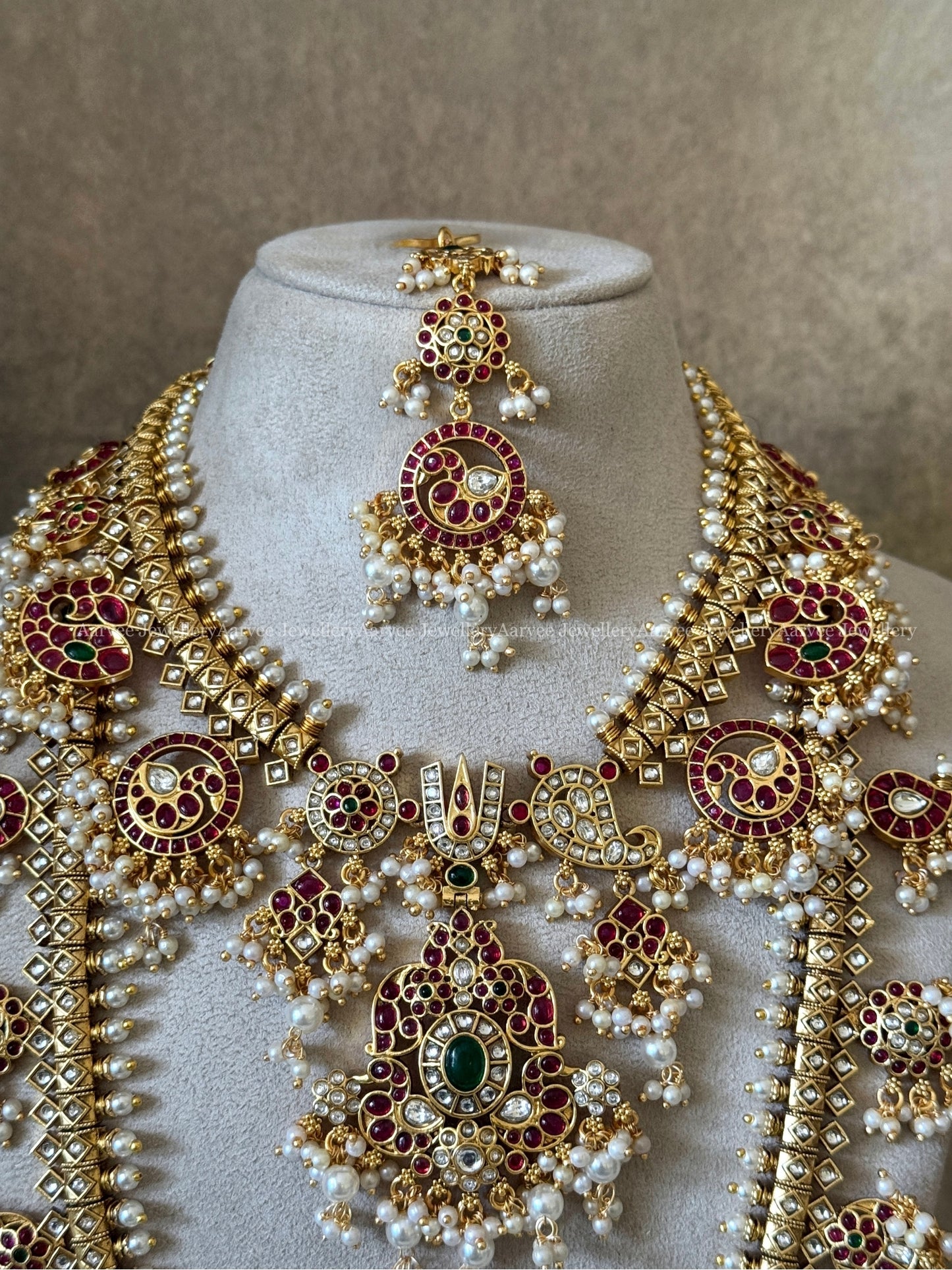 NITA FLORAL GUTTA PUSALU BRIDAL SET WITH PEARLS