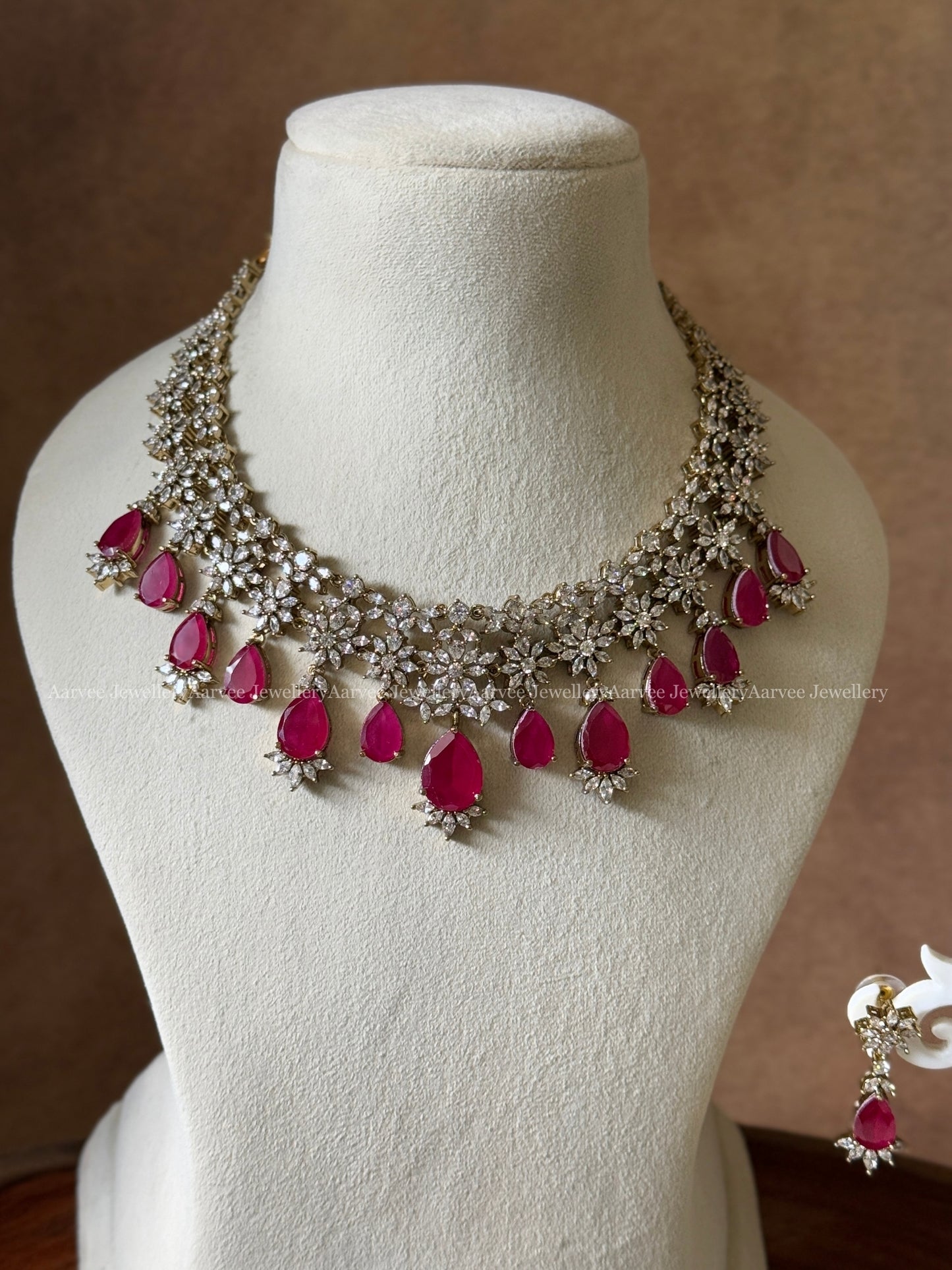RUBY STONES TEAR DROP VICTORIAN NECKLACE SET