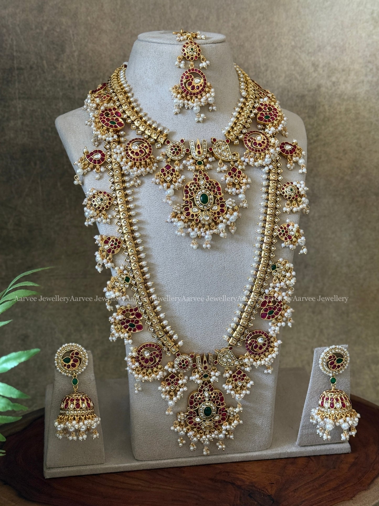 NITA FLORAL GUTTA PUSALU BRIDAL SET WITH PEARLS