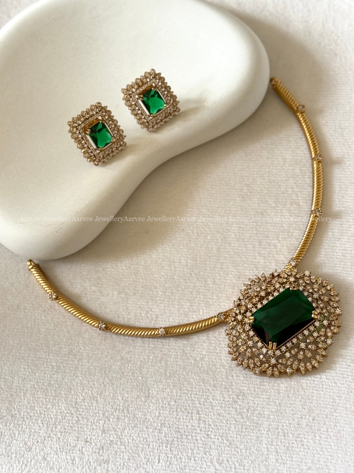 HASLI NECKLACE SET WITH GREEN CZ PENDANT