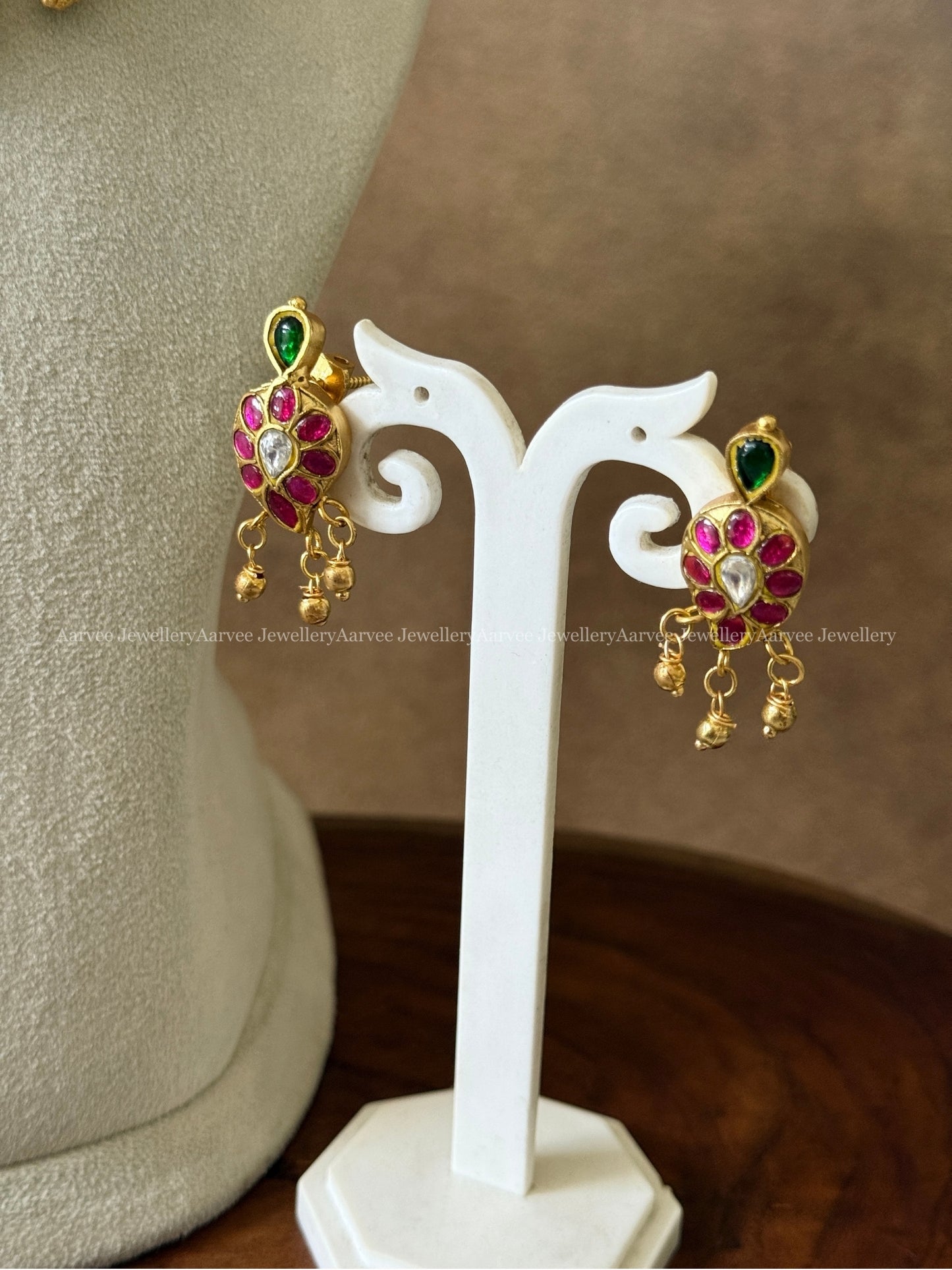 ELEGANT JADAU KUNDAN RUBY/GREEN STONES MANGO NECKLACE SET