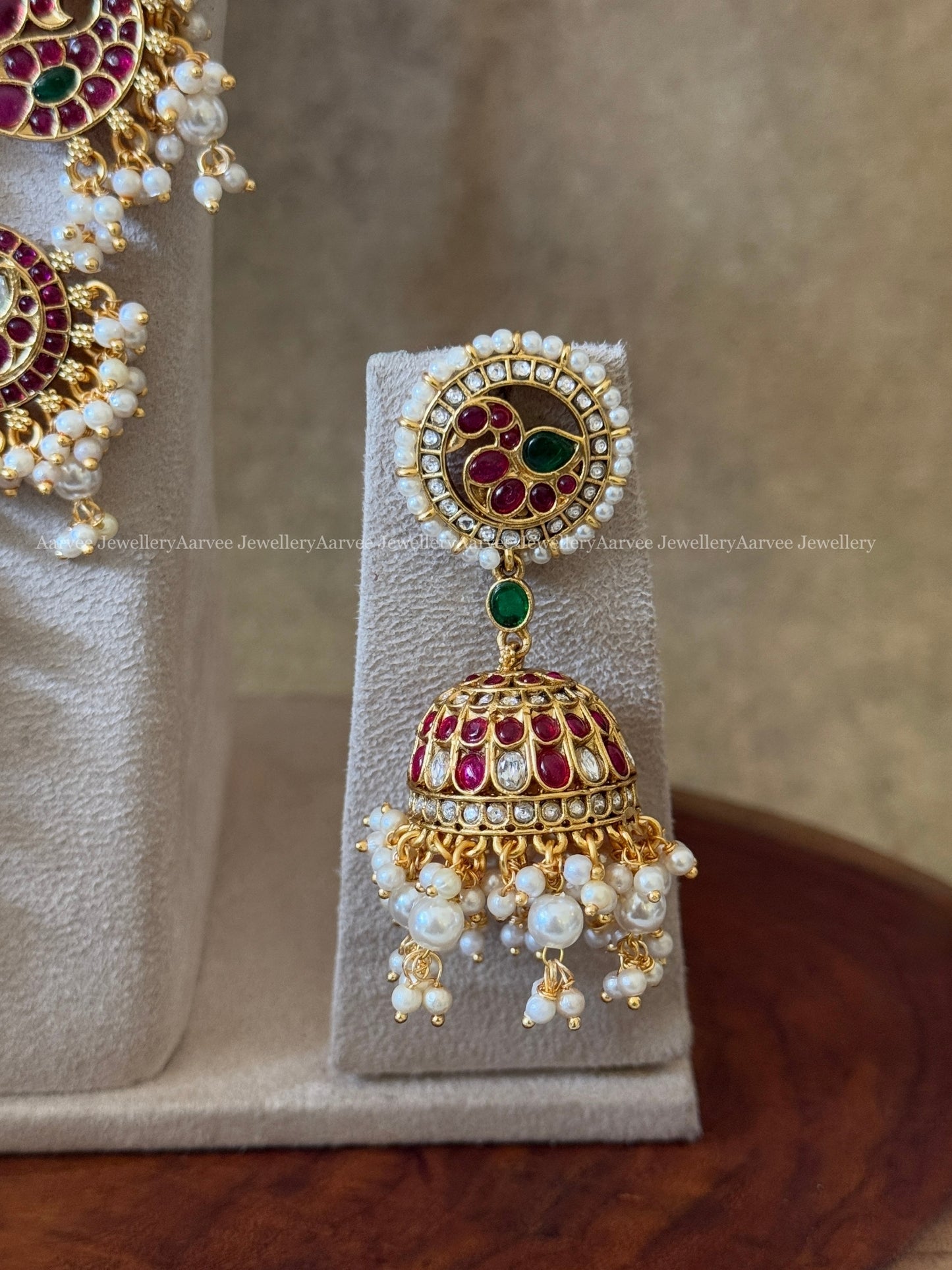 NITA FLORAL GUTTA PUSALU BRIDAL SET WITH PEARLS