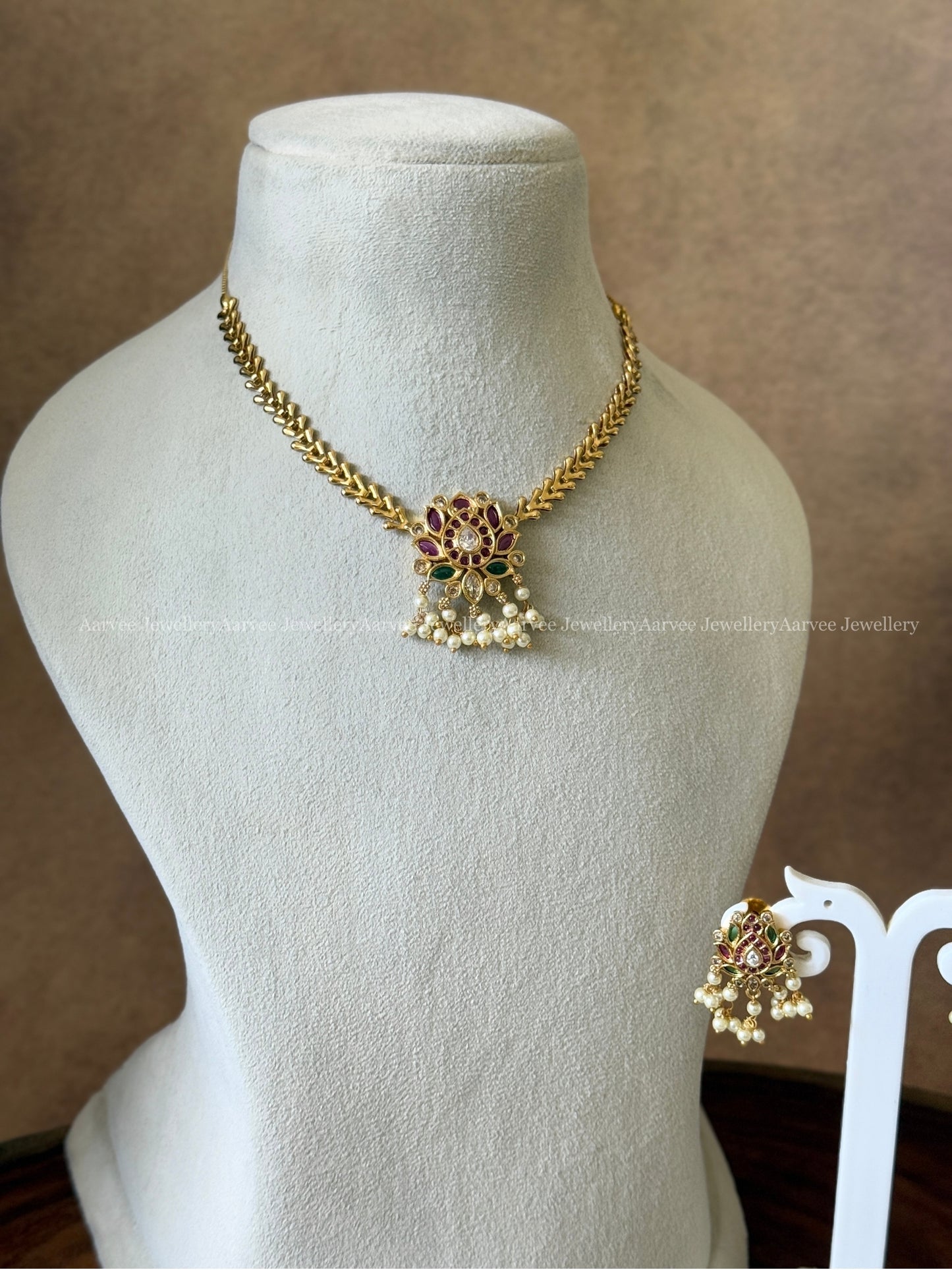 DELICATE GOLD CHAIN WITH LOTUS PENDANT NECKLACE SET