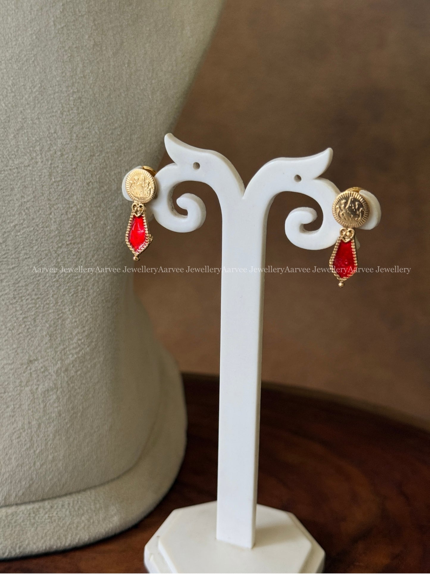 COIN AND PALAKKA NECKLACE SET WITH RED & GREEN COLOR