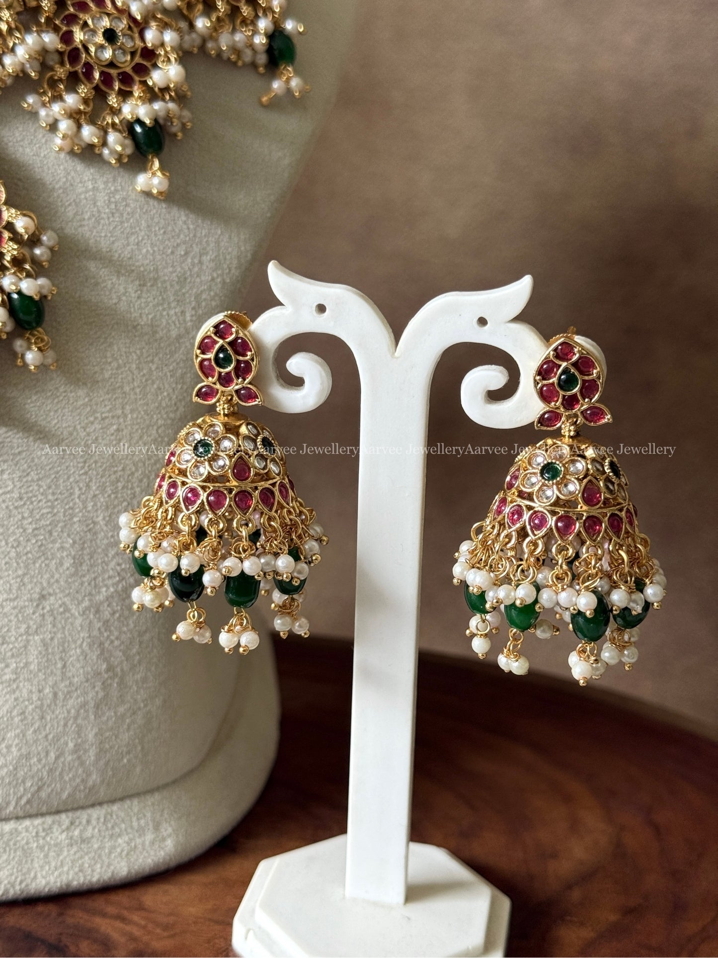 KEMP RUBY / GREEN STONE GUTTA PUSALU NECKLACE SET WITH PEARLS