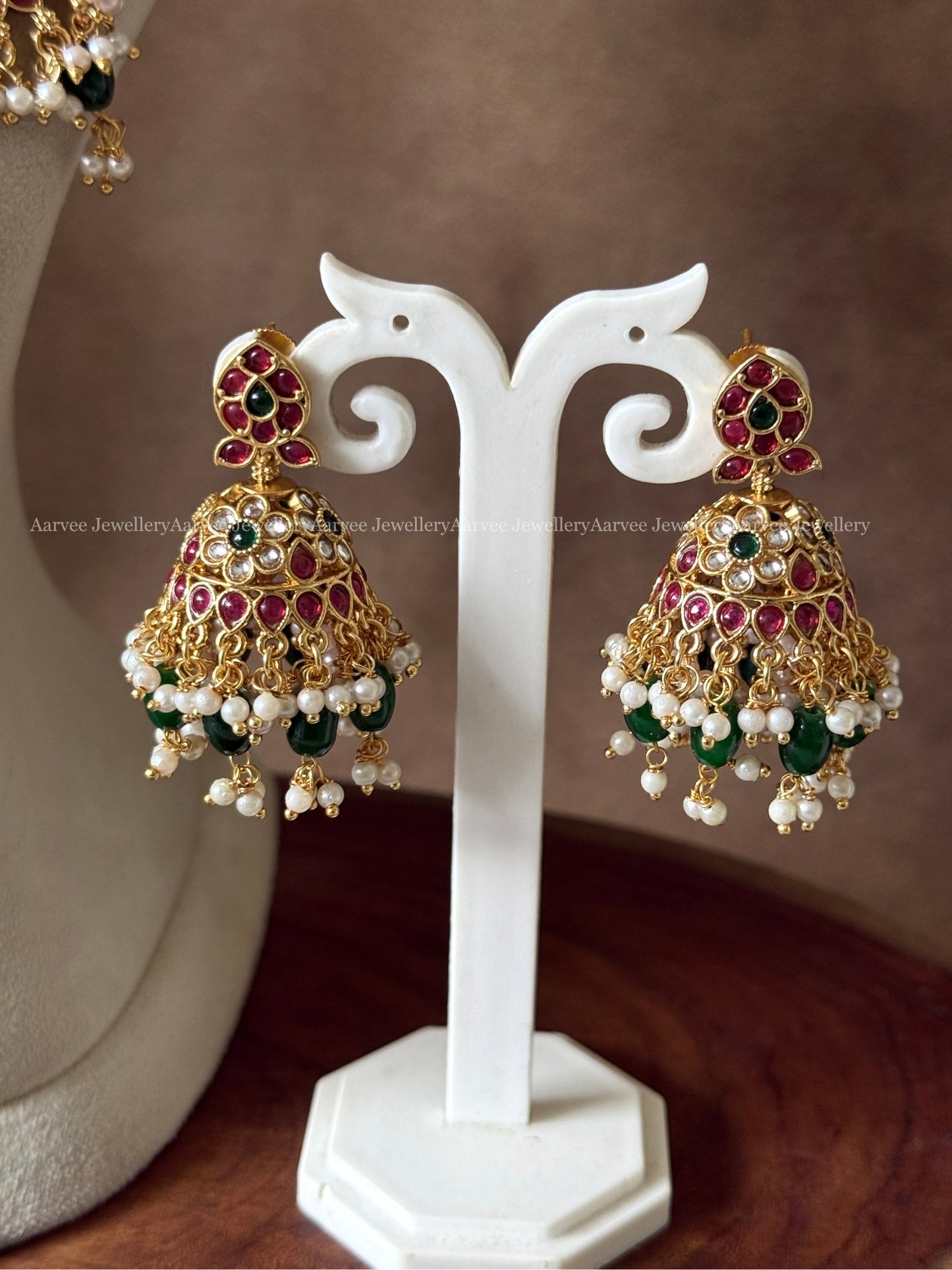 COMBO - KEMP SINGLE PENDANT CHOKER WITH KEMP RUBY / GREEN STONE GUTTA PUSALU HARAM SET WITH PEARLS