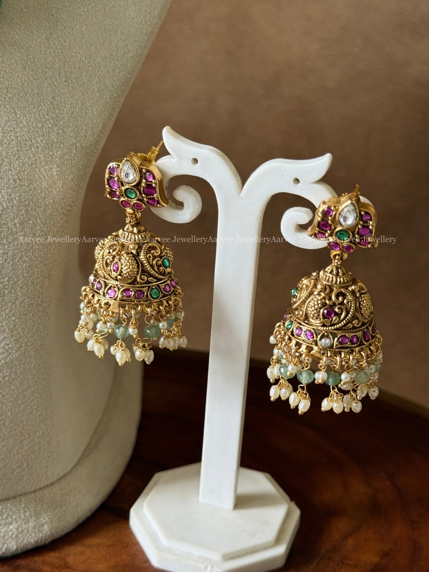 PREMIUM TEMPLE JEWELLERY NECKLACE SET WITH KUNDAN STONES & PASTEL BEADS