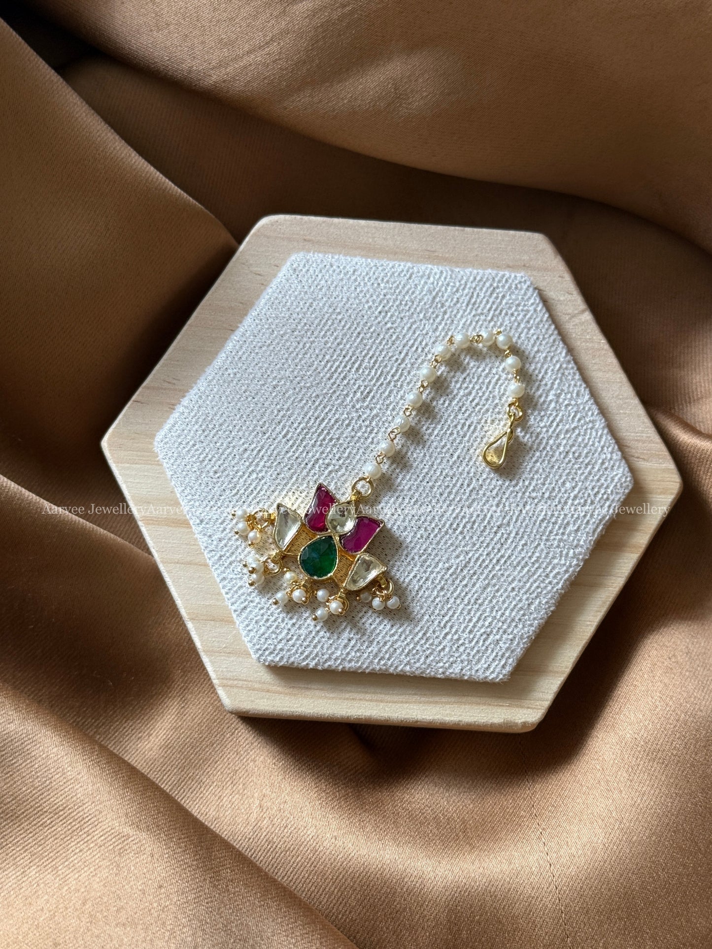 MINIMAL SEMI BRIDAL JEWELLERY SET WITH RUBY / WHITE KUNDAN STONES