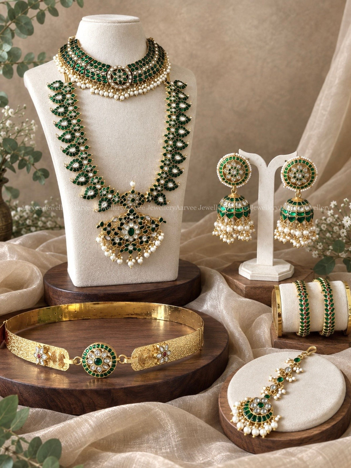 JADAU KUNDAN GREEN STONE MANGO MOTIF BRIDAL JEWELLERY SET WITH PEARLS