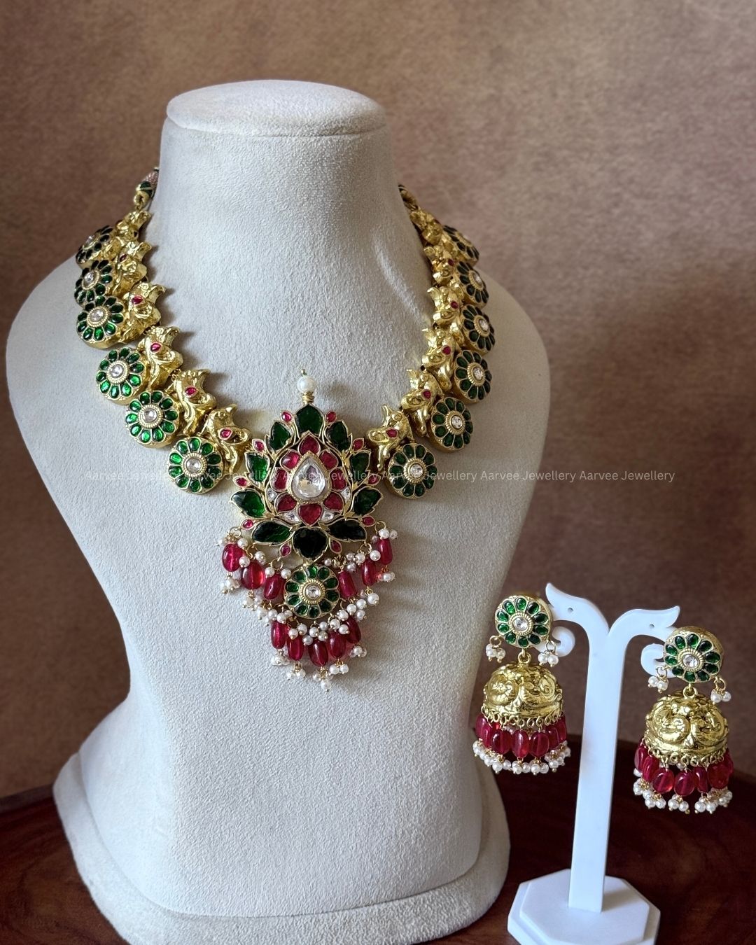 JADAU KUNDAN GREEN STONES LOTUS NECKLACE SET WITH RUBY BEADS
