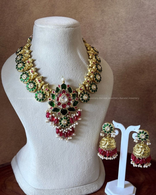 JADAU KUNDAN GREEN STONES LOTUS NECKLACE SET WITH RUBY BEADS