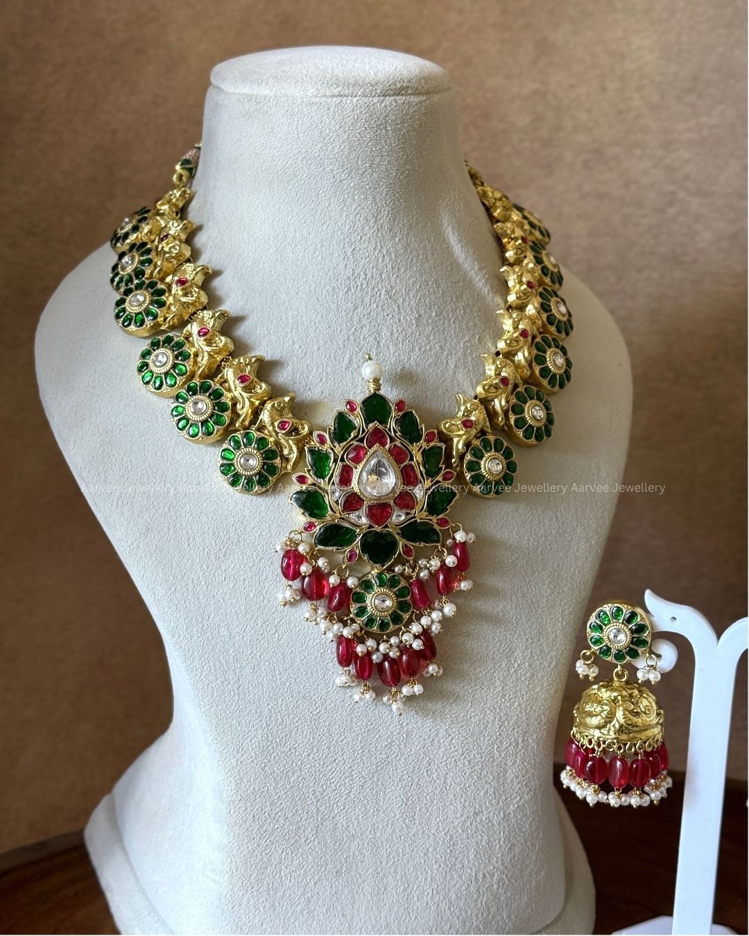 JADAU KUNDAN GREEN STONES LOTUS NECKLACE SET WITH RUBY BEADS