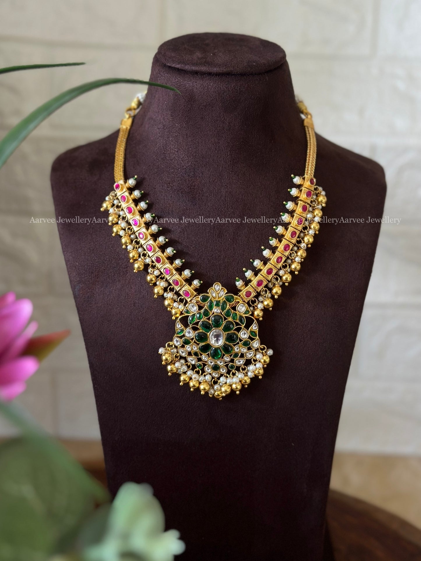 JADAU KUNDAN GREEN STONE PEACOCK PENDANT NECKLACE WITH PEARLS & GOLD BEADS