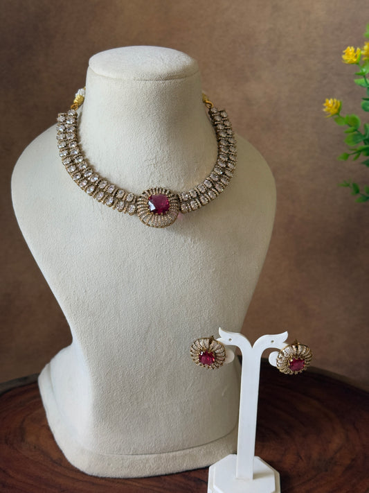 VICTORIAN NECKLACE SET