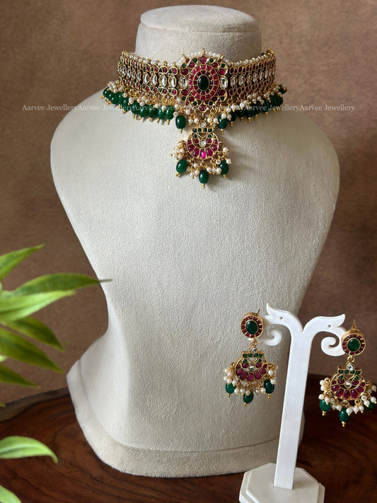 KEMP CHOKER SET WITH GREEN BEADS