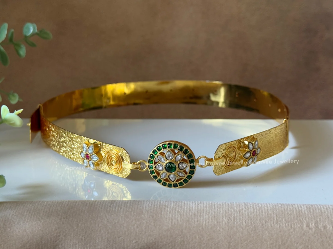 JADAU KUNDAN GREEN STONE MANGO MOTIF BRIDAL JEWELLERY SET WITH PEARLS
