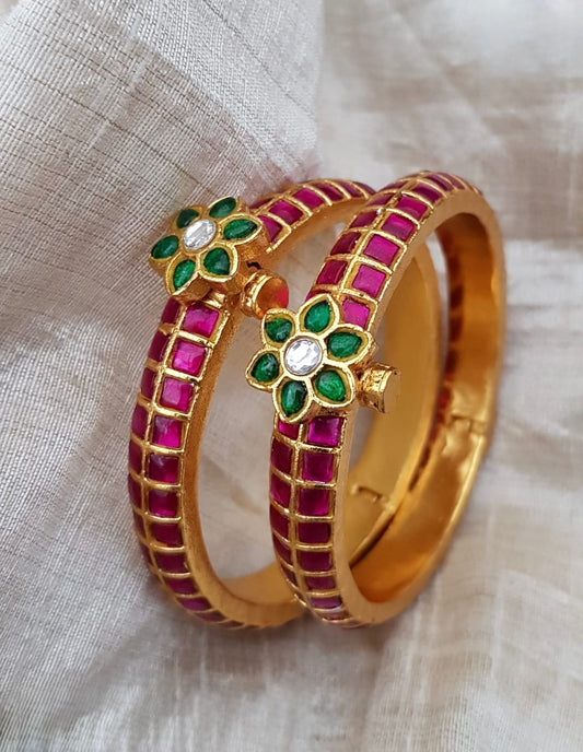 JADAU KUNDAN - FLORAL KADA BANGLE WITH PINK / GREEN STONES