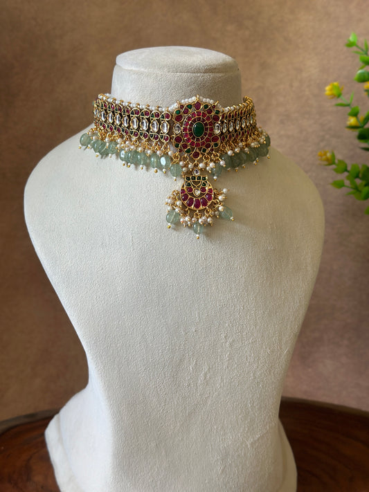 KEMP SINGLE PENDANT CHOKER SET WITH PASTEL BEADS