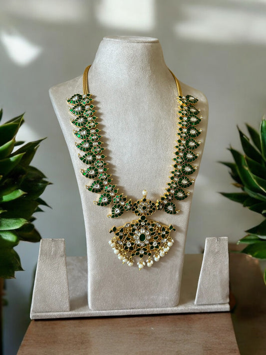 GREEN STONES JADAU KUNDAN MANGO MOTIF MIDLENGTH HARAM