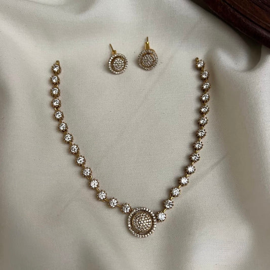 WHITE AD STONES MINIMAL NECKLACE SET