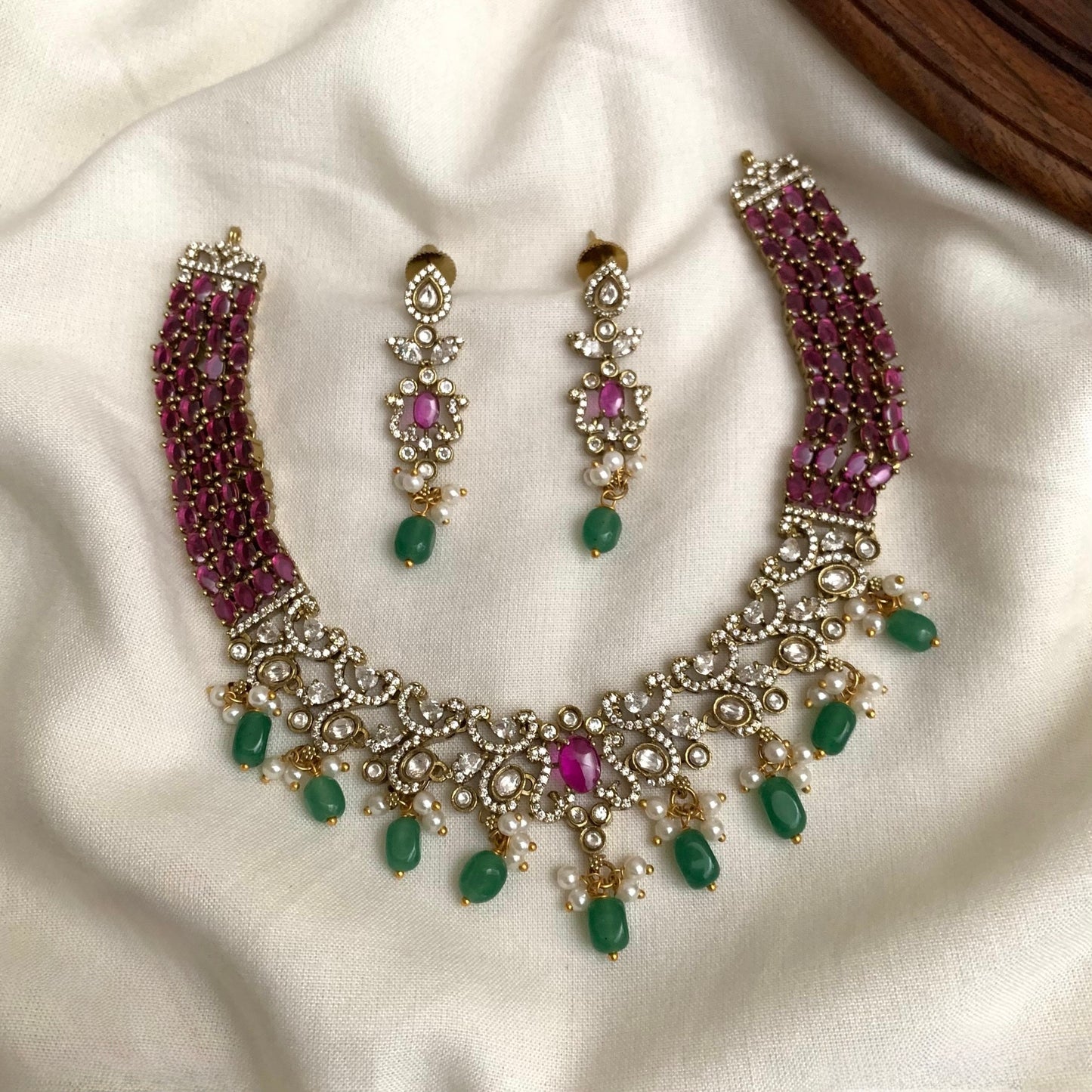VICTORIAN RUBY / WHITE STONE NECKLACE SET WITH GREEN BEAD DROPS